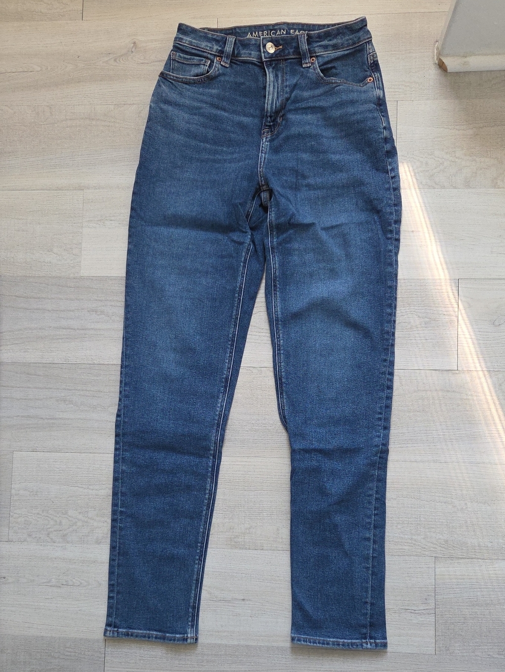American Eagle Womens Mom Jean - Size 2 X-Long